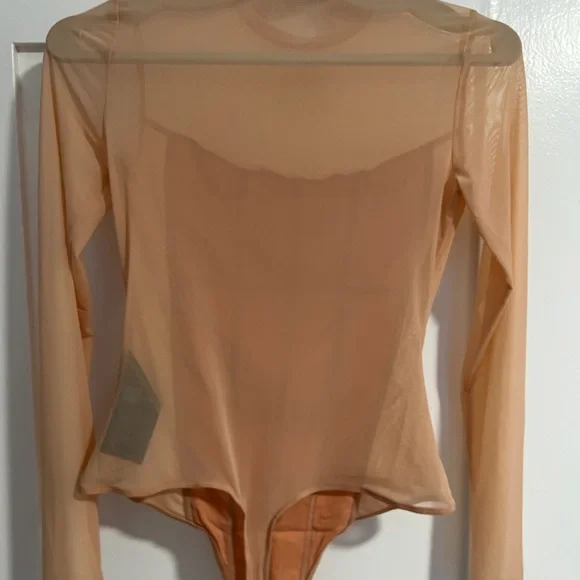 Guess bodysuit size M blush pink satin front mesh - Picture 9 of 9